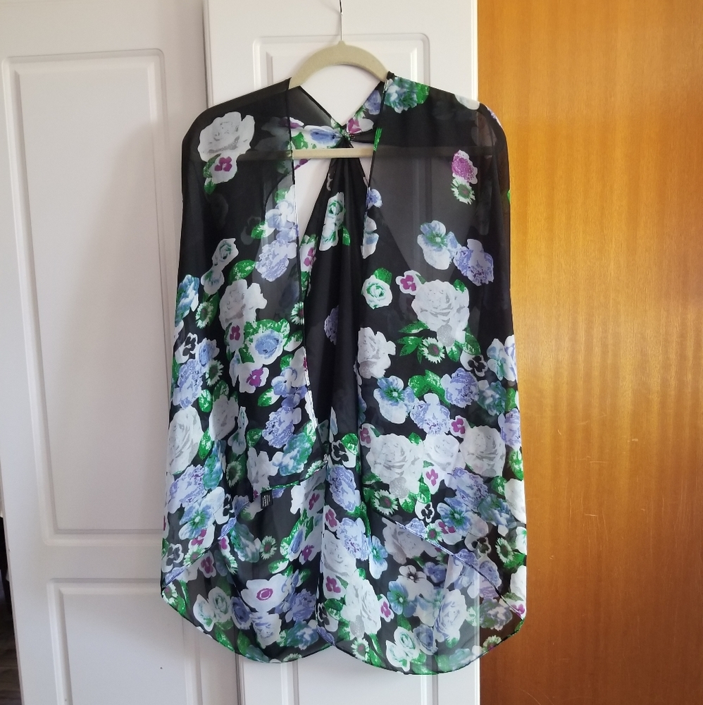 🍁🌺🧣Multi style floral wrap/scarf with button